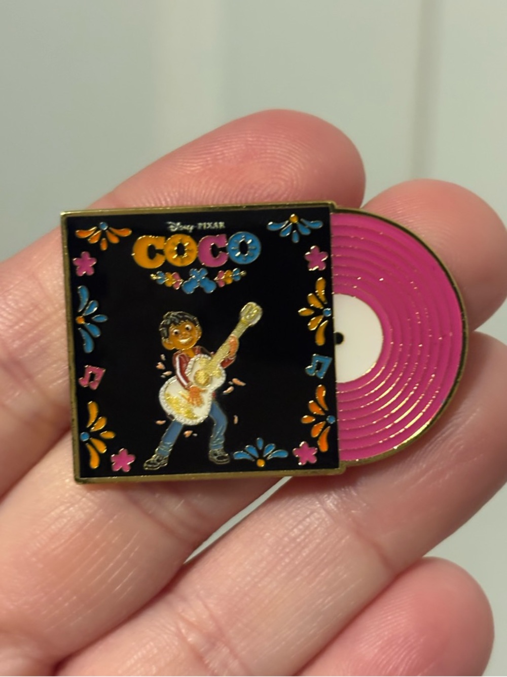 Disney - Loungefly Record “Coco” Mystery Pin